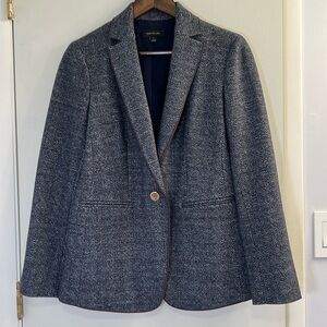 Ann Taylor navy blue and white blazer. Size 4. NWT